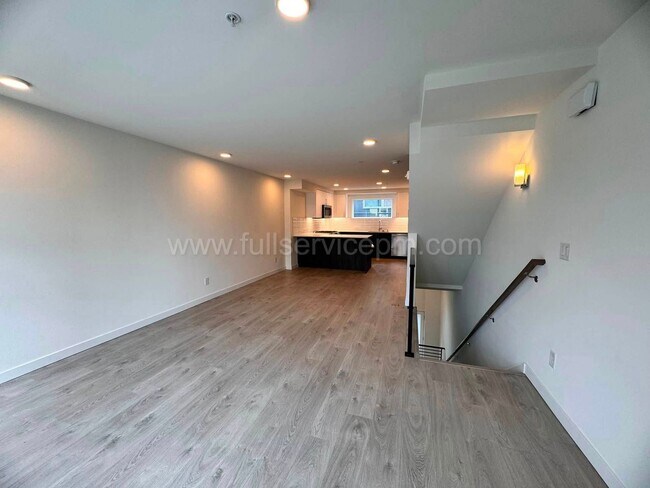 Building Photo - Modern Live/Work Northgate Townhome w/ Rooftop Deck, Luxury Bosch Kitchen & Dual Suites