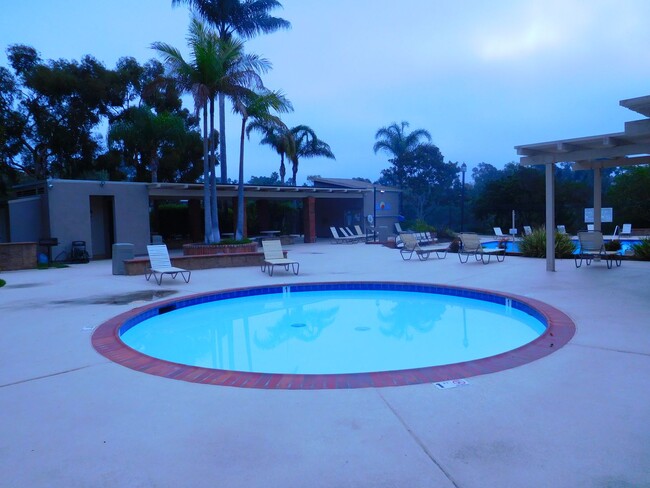 Building Photo - Upgraded, 2BD/2BA in Park Place: 1 Car Gar...