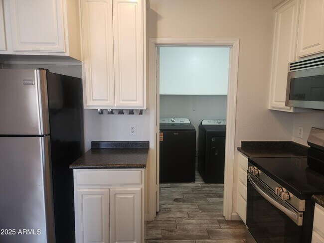 Building Photo - 5303 N 7th St