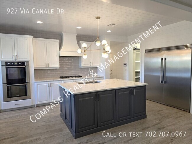 Building Photo - 927 Via Canale Dr