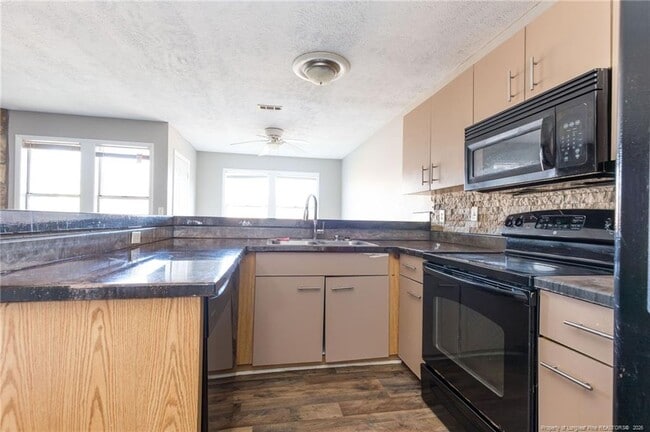 Building Photo - 6756 Willowbrook Dr