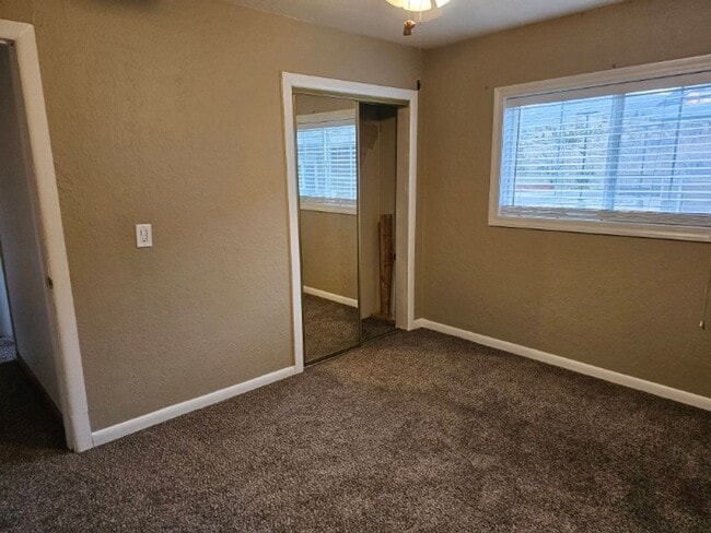Building Photo - 3Br/1 Bath Home in Susanville