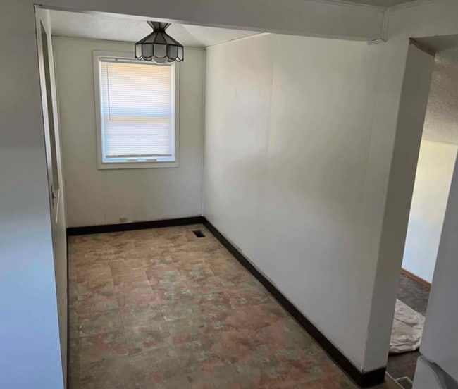 Building Photo - 17333 Strauss Ave