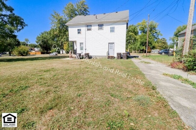 Building Photo - 317 W Masterson Ave