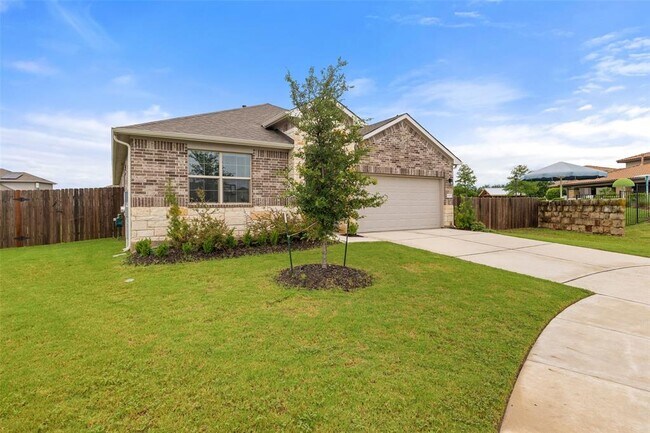 Building Photo - 16401 Coratina Dr