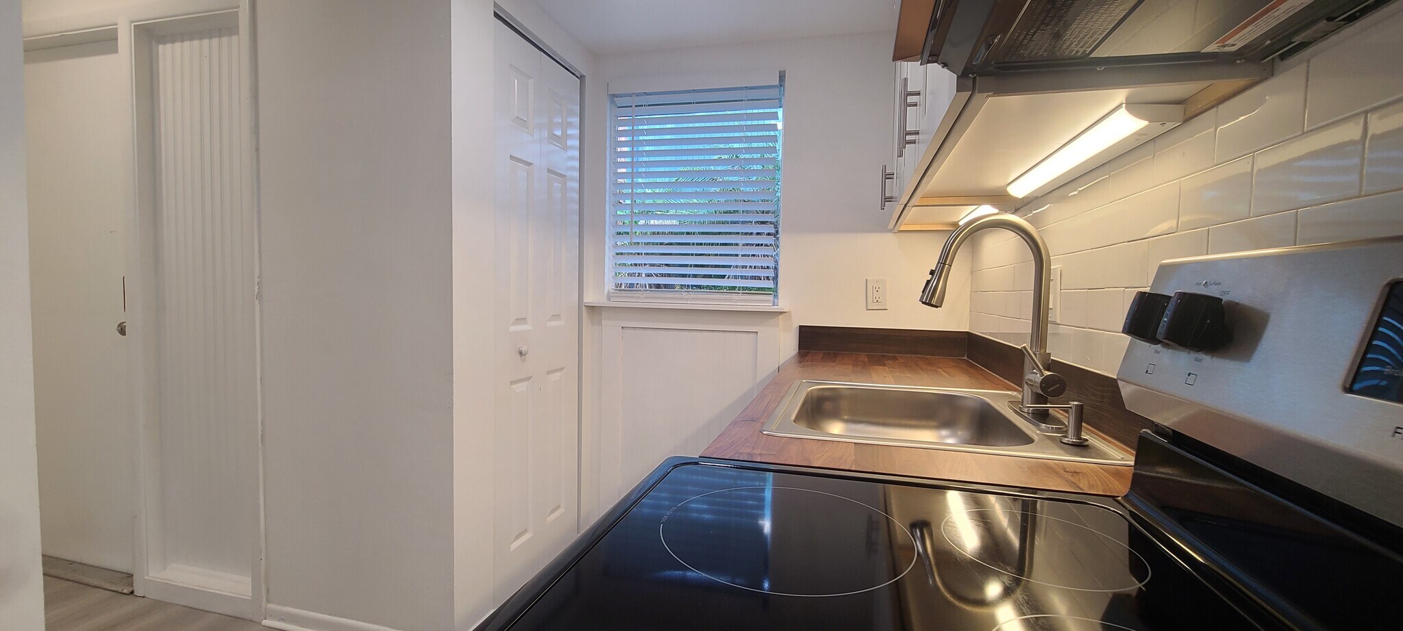 Building Photo - 601 SW 75th St