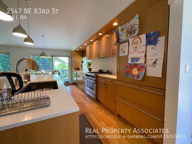 Building Photo - 2547 NE 83rd St