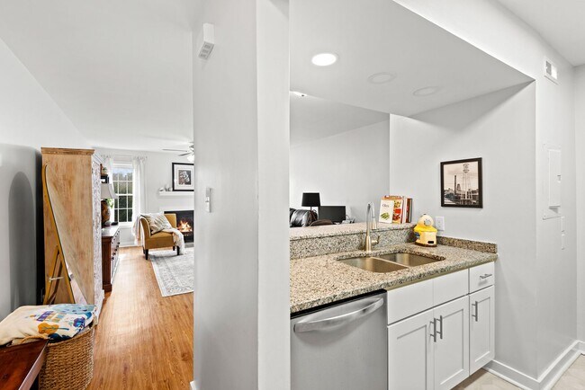 Building Photo - Adorable Upgraded Condo Available Soon!