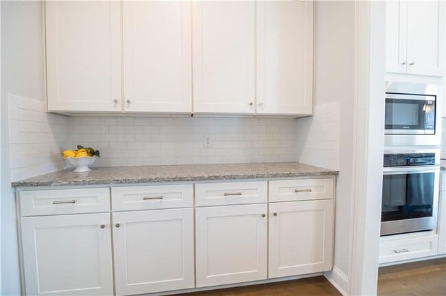 Building Photo - Spacious & Stylish 4BD Home with Loft in C...