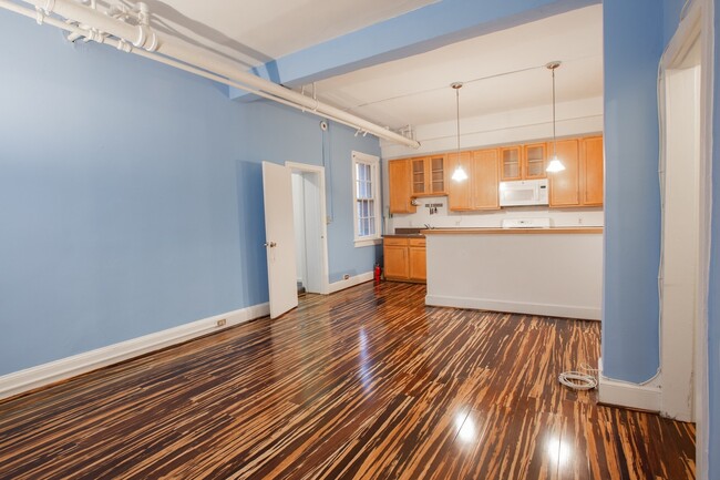 Building Photo - Spacious 1 Bd in Adams Morgan // Storage I...