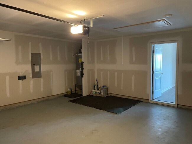 Building Photo - 3 Bedroom 2 Bath Home in Eagle Creek, Bolivia, NC