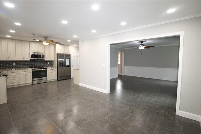 Building Photo - 238 Amour Way SW