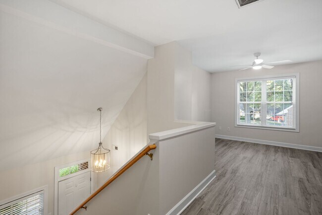 Building Photo - 3301 Philmont Dr