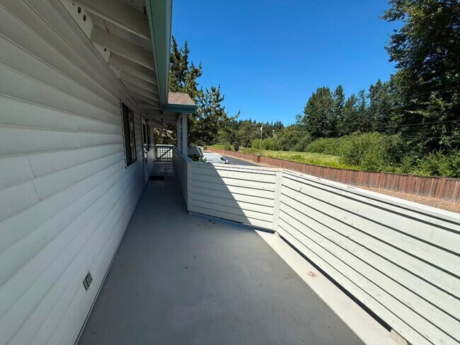 Building Photo - 1624 201st Pl SE