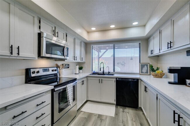 Building Photo - 2587 Swan Ln