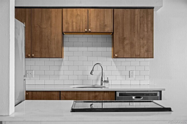 Building Photo - Metro Denver Condo with all the amenities