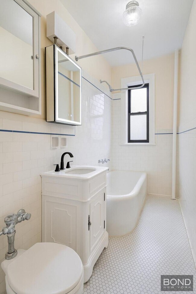 Building Photo - 1 bedroom in Brooklyn NY 11211