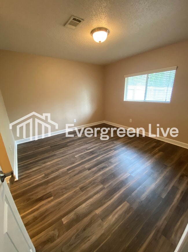 Building Photo - 70 Boreal Ct