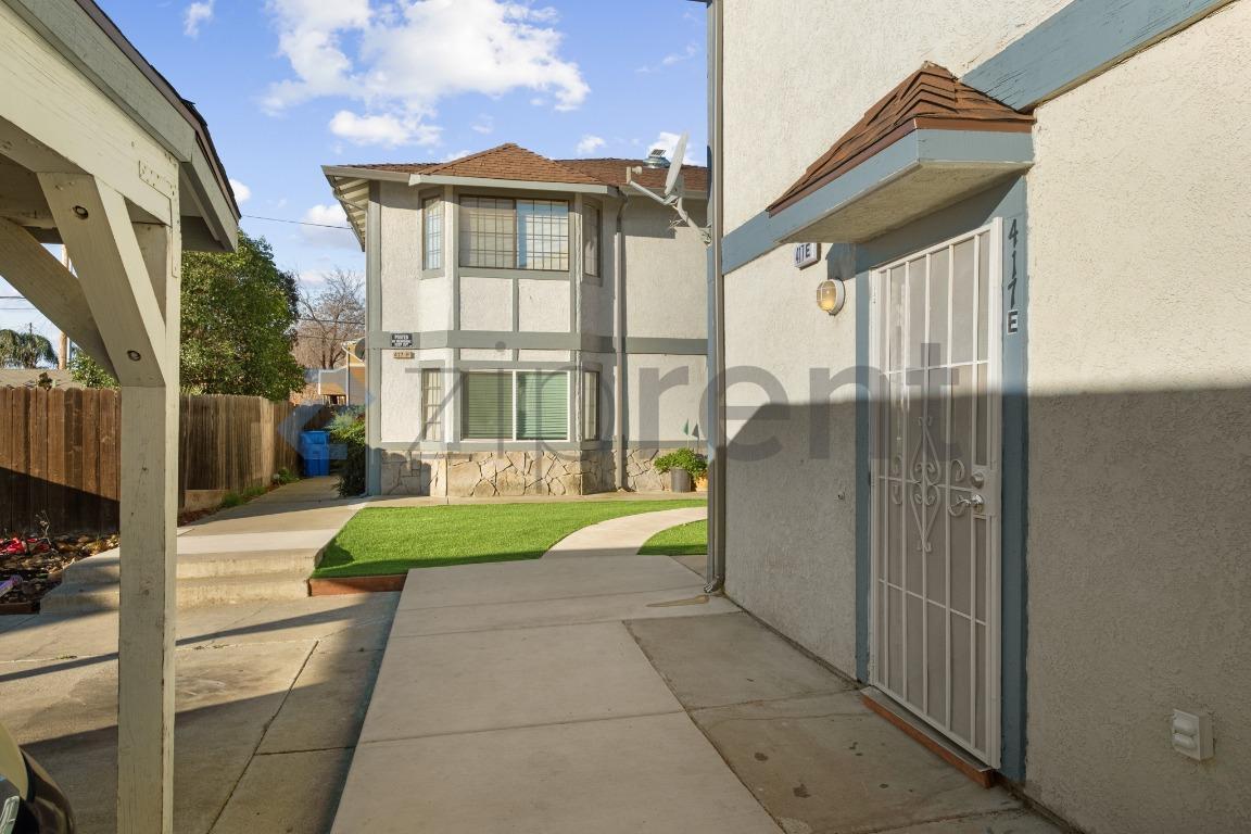 Building Photo - 417 1st St