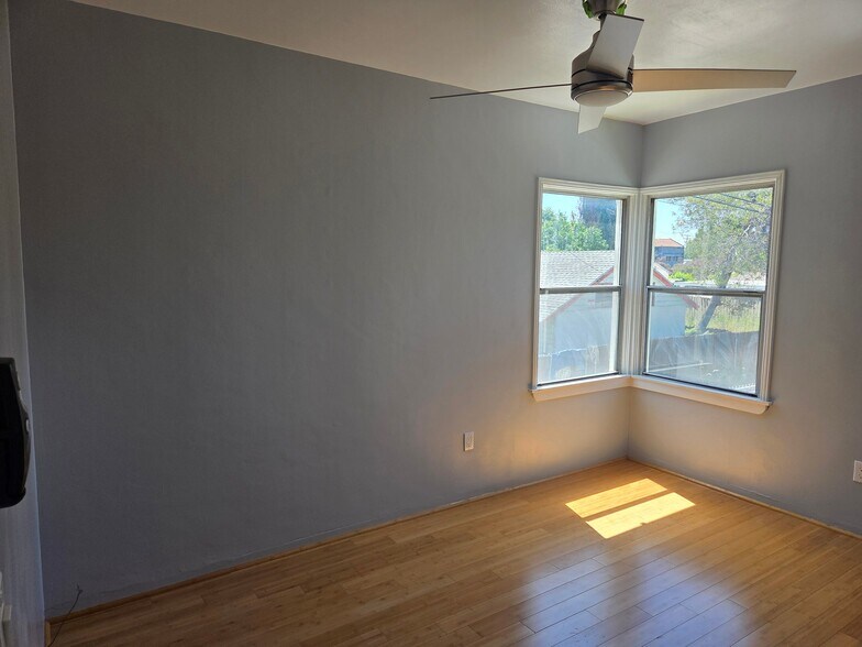 Building Photo - 7316 Owensmouth Ave