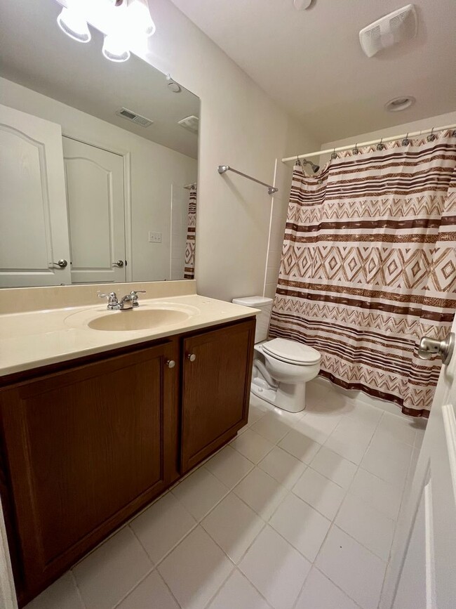 Building Photo - Luxurious 4-Bedroom Corner Townhome in Newtown Square! Available mid-April!