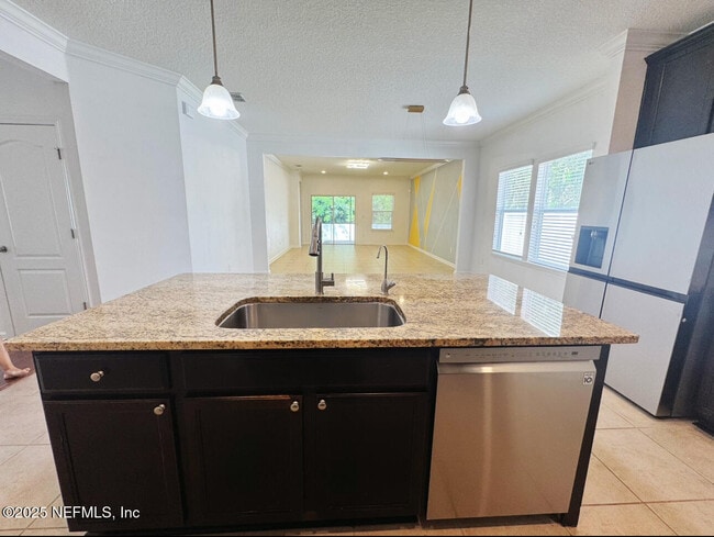 Building Photo - 8953 Devon Pines Dr