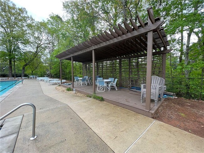Building Photo - 12560 Crabapple Chase Dr