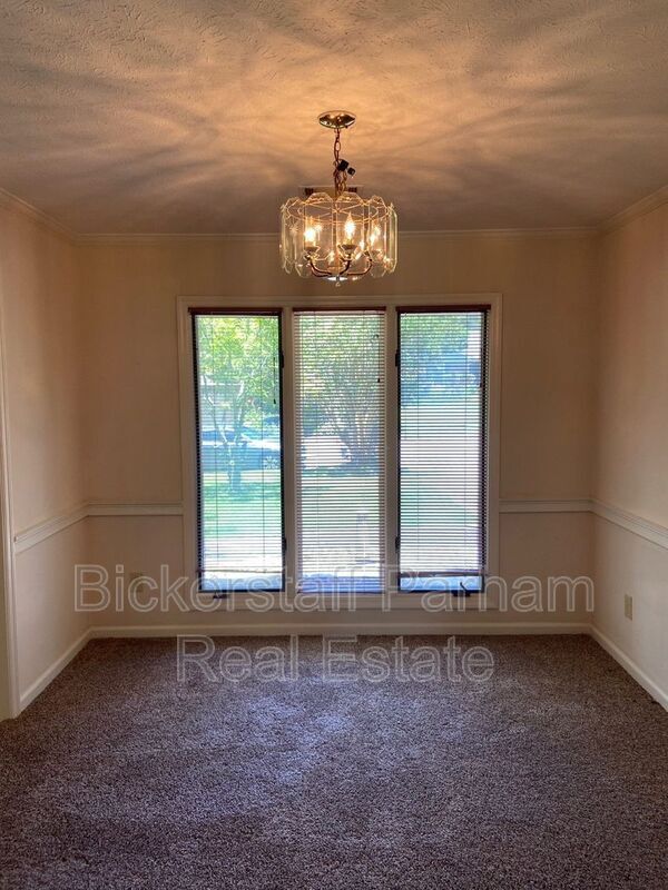 Building Photo - 7405 Cedar Creek Loop