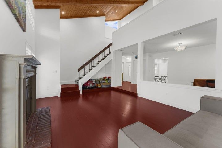 Building Photo - 7621 Sierra Terrace W