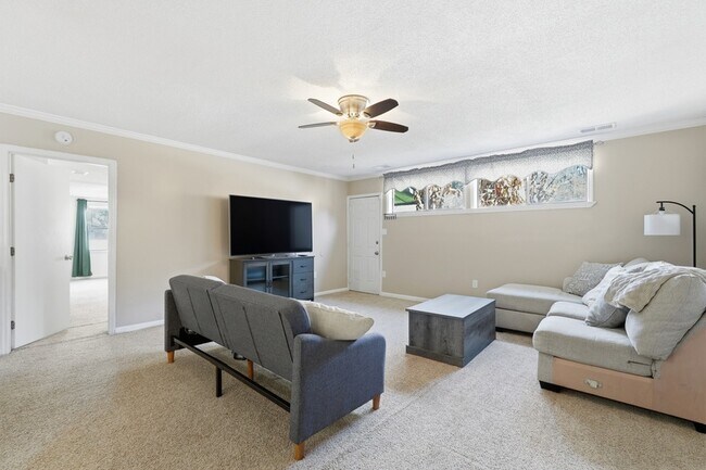 Building Photo - 2222 Bacon Park Dr