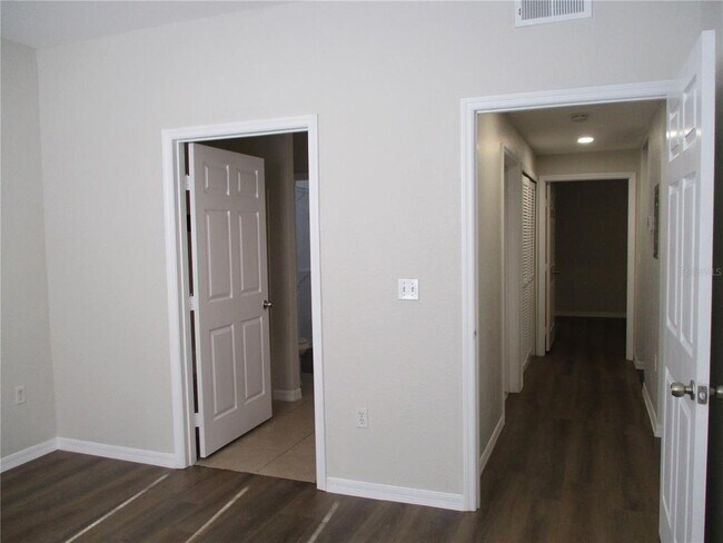 Building Photo - 6021 Westgate Dr