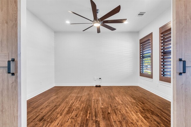 Building Photo - 17 Bellingham Ct