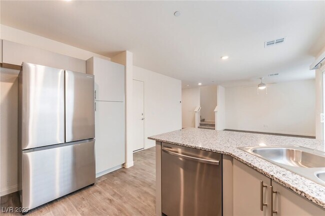 Building Photo - 5672 Sapphire Shine Ave