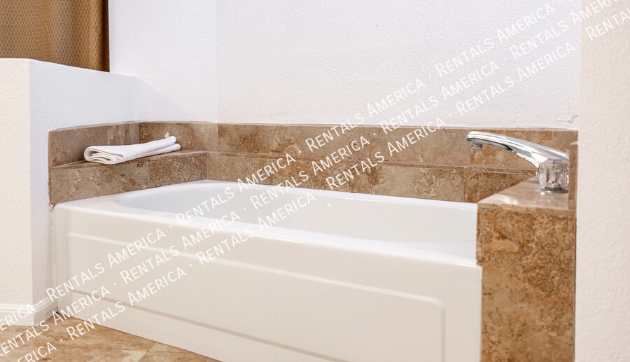 Building Photo - 10626 N 41st St