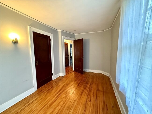 Building Photo - 221 Centennial Farm Ln