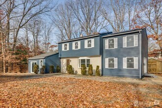 Building Photo - 116 W Wedgewood Ct