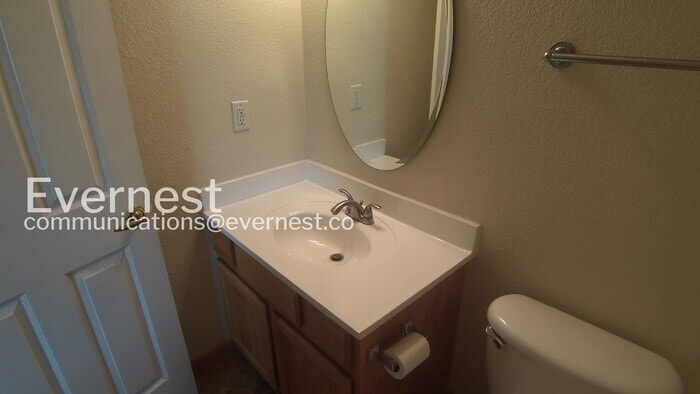 Building Photo - 250 Opal Ct