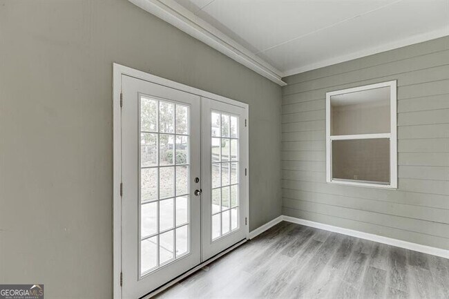 Building Photo - 145 Alexander Ln