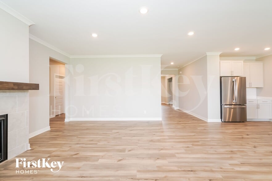 Building Photo - 3602 Chalmers Dr