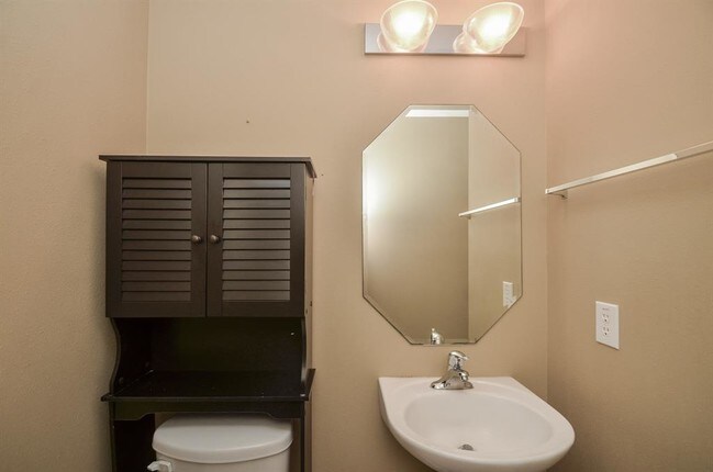 Building Photo - 7439 Parkcross Pl