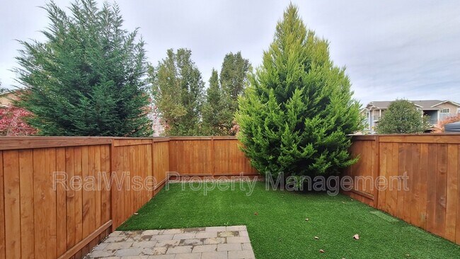 Building Photo - 11708 NE 23rd St