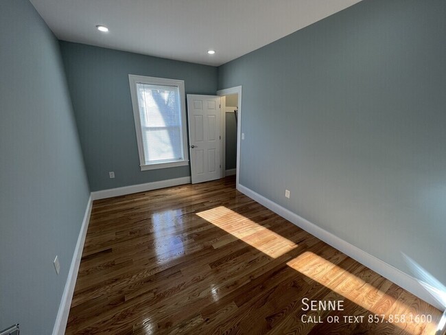 Building Photo - Luxury 2-Bedroom in Porter Square – Modern...