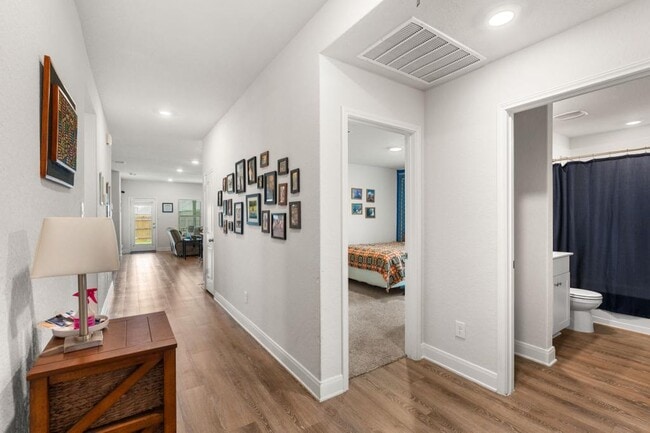 Building Photo - 1444 Acorn Wood