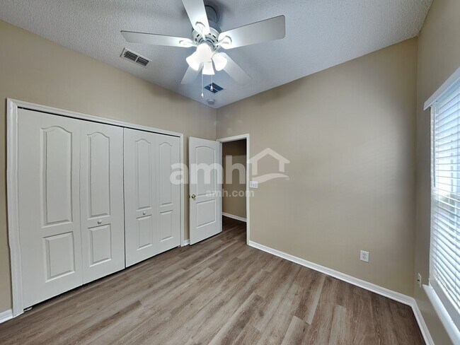 Building Photo - 4926 Waterside Pointe Cir