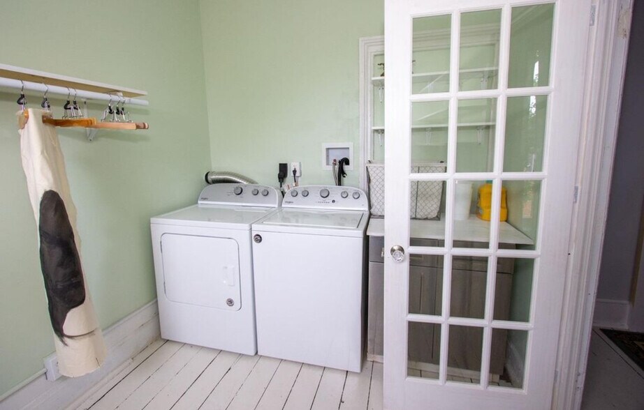 Building Photo - 116 9th St