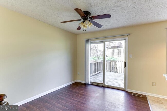 Building Photo - 6388 New Haven Ct