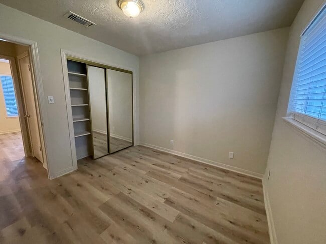 Building Photo - 14745 Liberty St