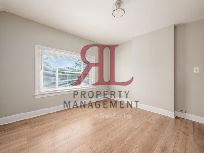 Building Photo - 439 Eldridge Ave