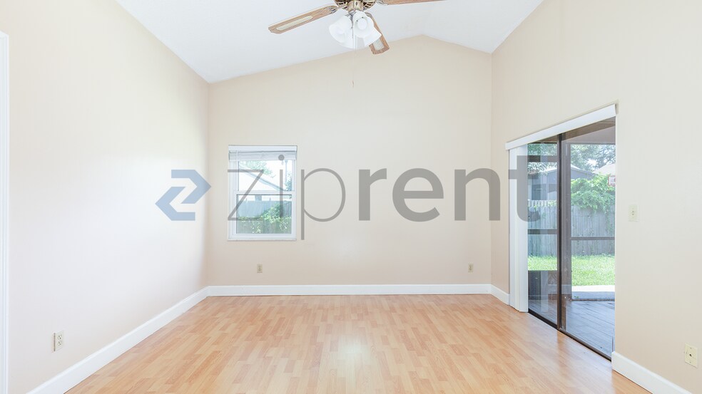Building Photo - Unit