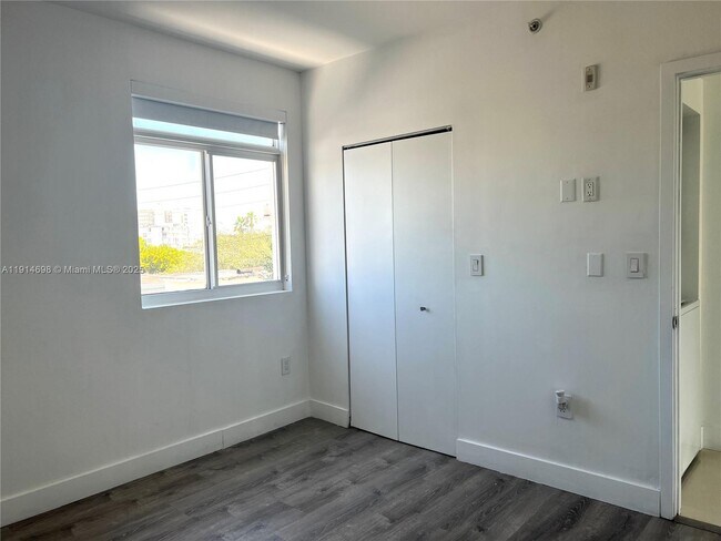 Building Photo - 7700 Tatum Waterway Dr